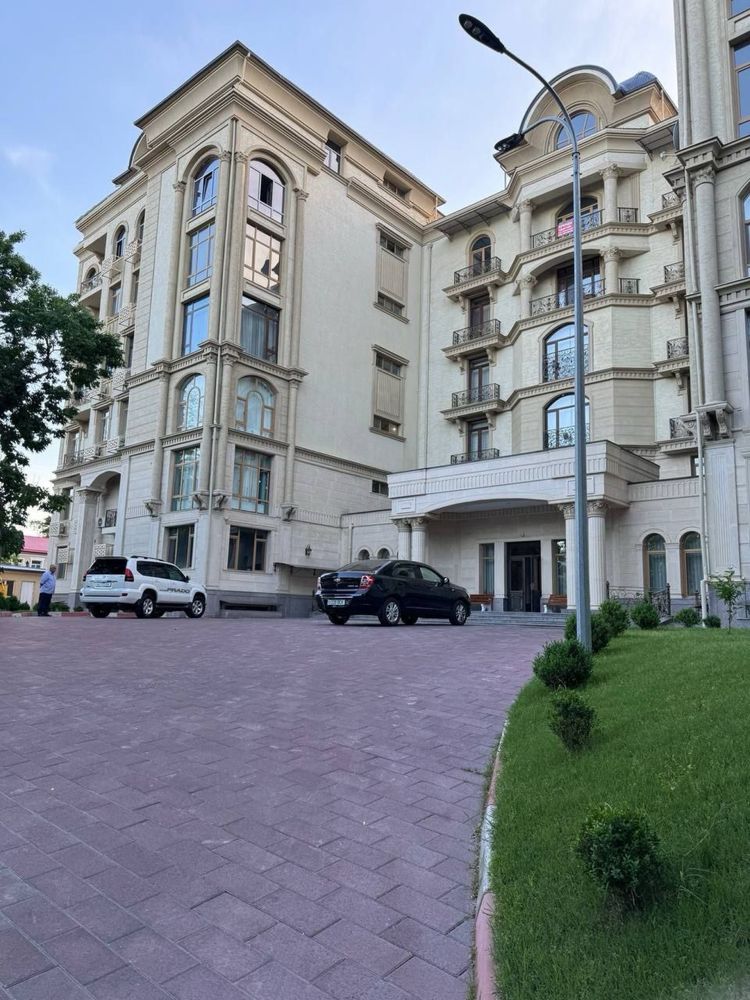Продается 4х комнатная квартира,новомосковская 15 гор.больница