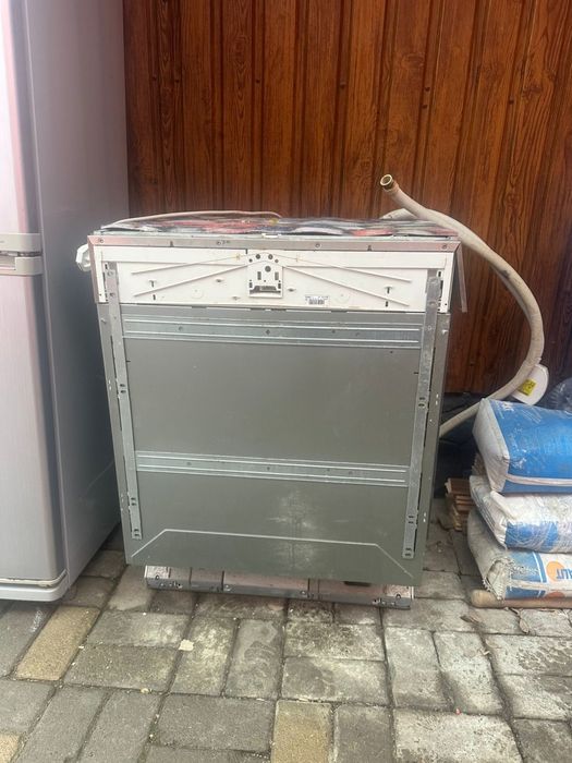 Продам посудомоечную машину Miele