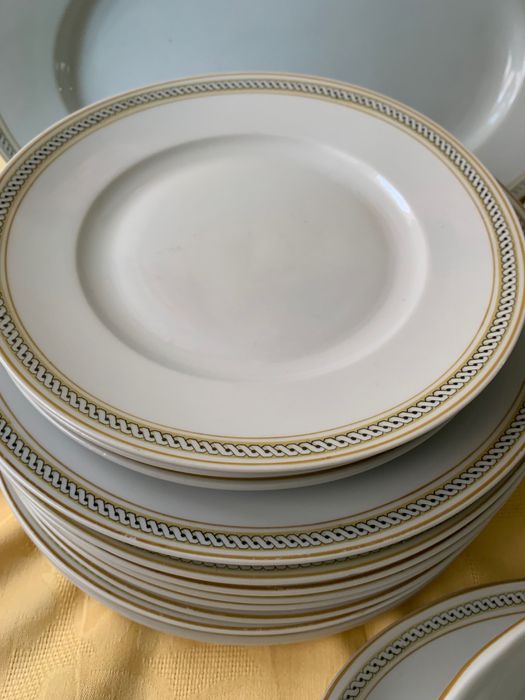 Сервиз за хранене