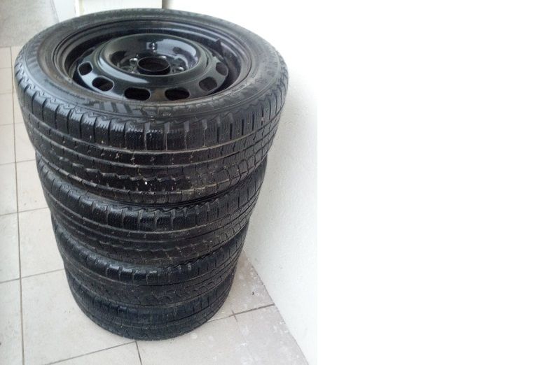 Vand jante tabla 5 x 114.3 R15 si 4 anvelope iarna