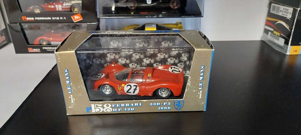 Pachet de 4 machete auto 1/43 si 1/18