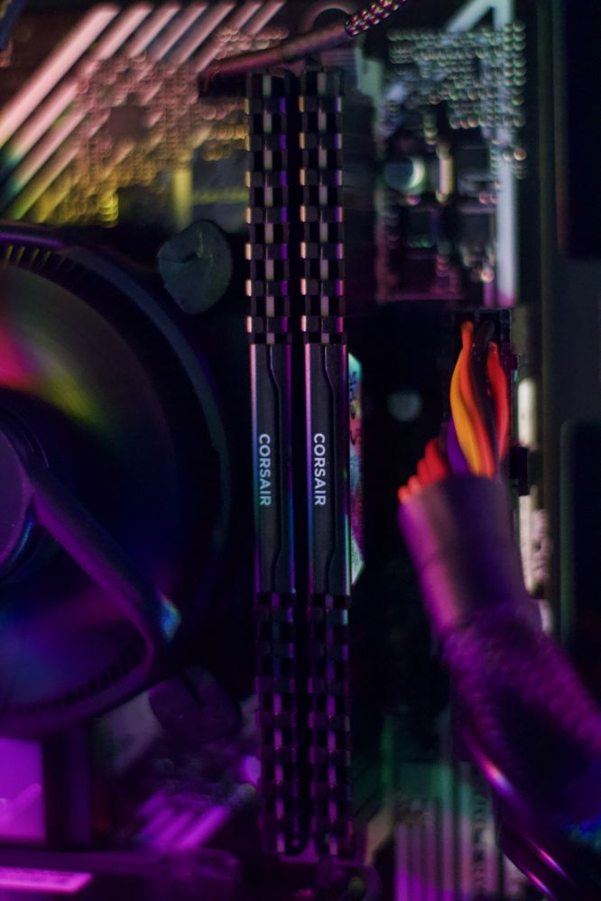 PC gaming cu RTX 3060 și i5 – carcasă nouă, start în 5 secunde