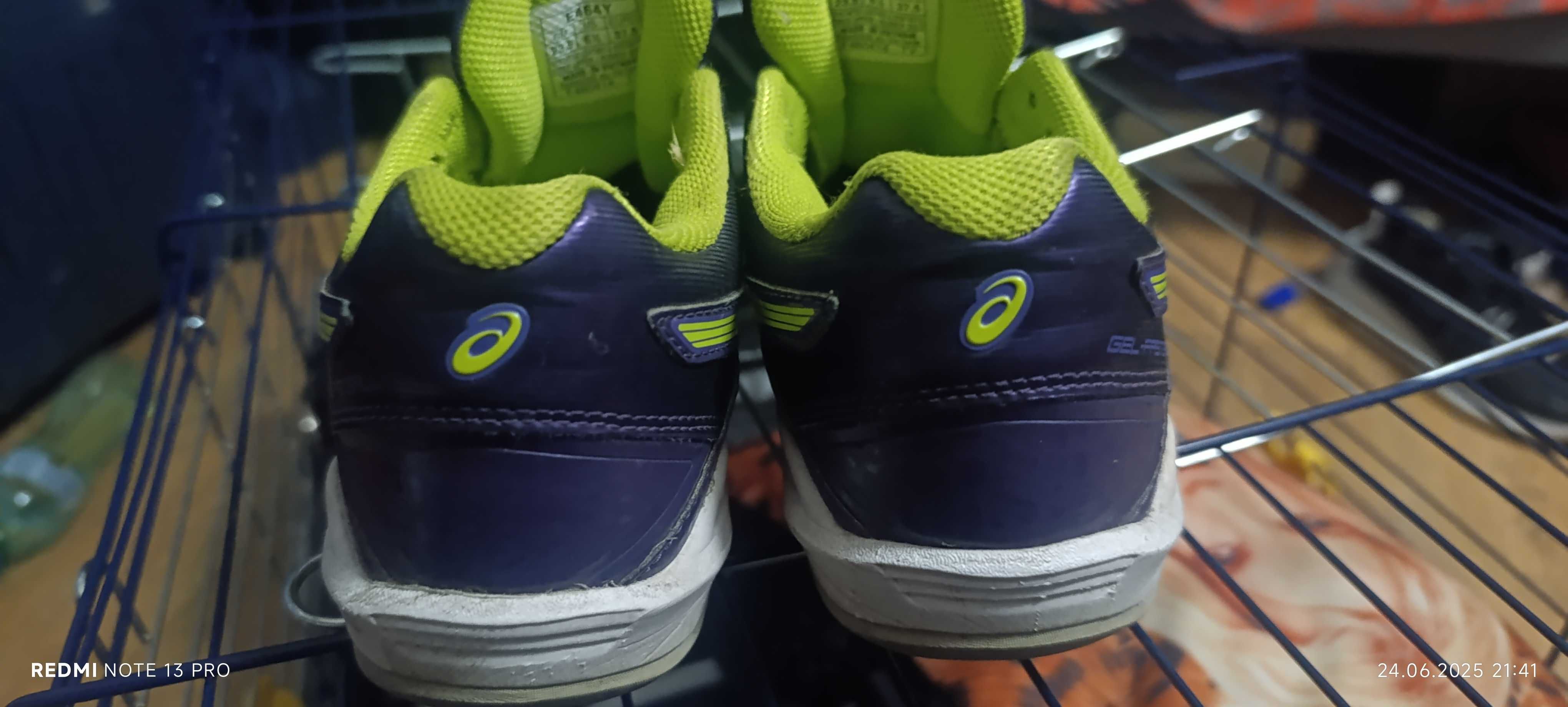 Маратонки ASICS 37.5