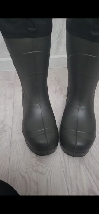 Продам боти сапоги