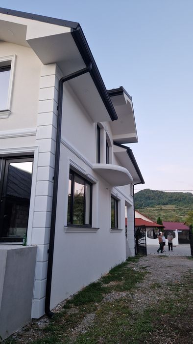 Jgheaburi aluminiu/tablă – profilare pe loc, montaj rapid