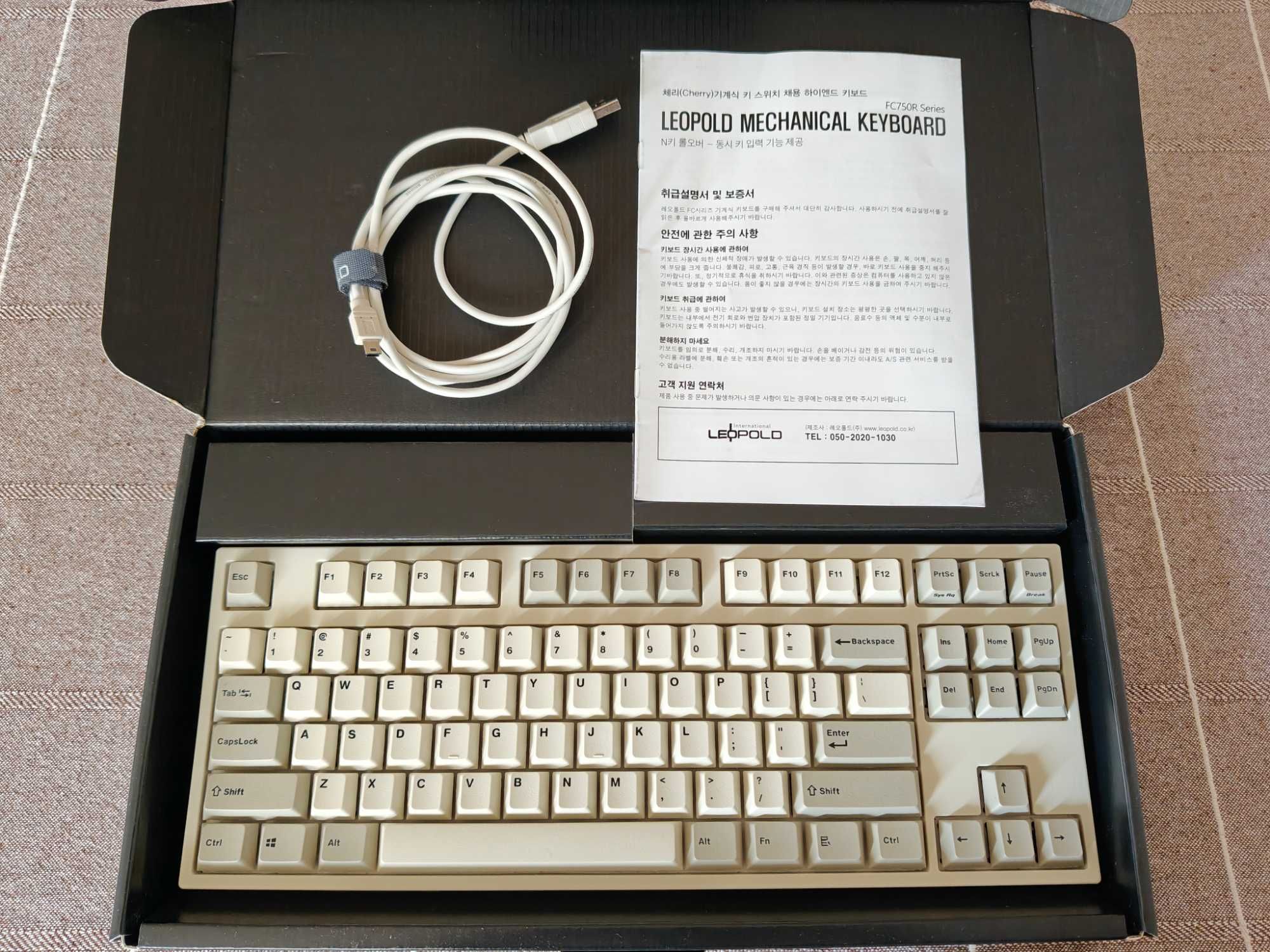 Геймърска механична клавиатура Leopold FC750R PD