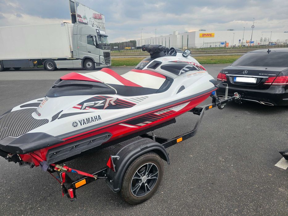 Skijet Yamaha FZR - 2015 - 250 CP +