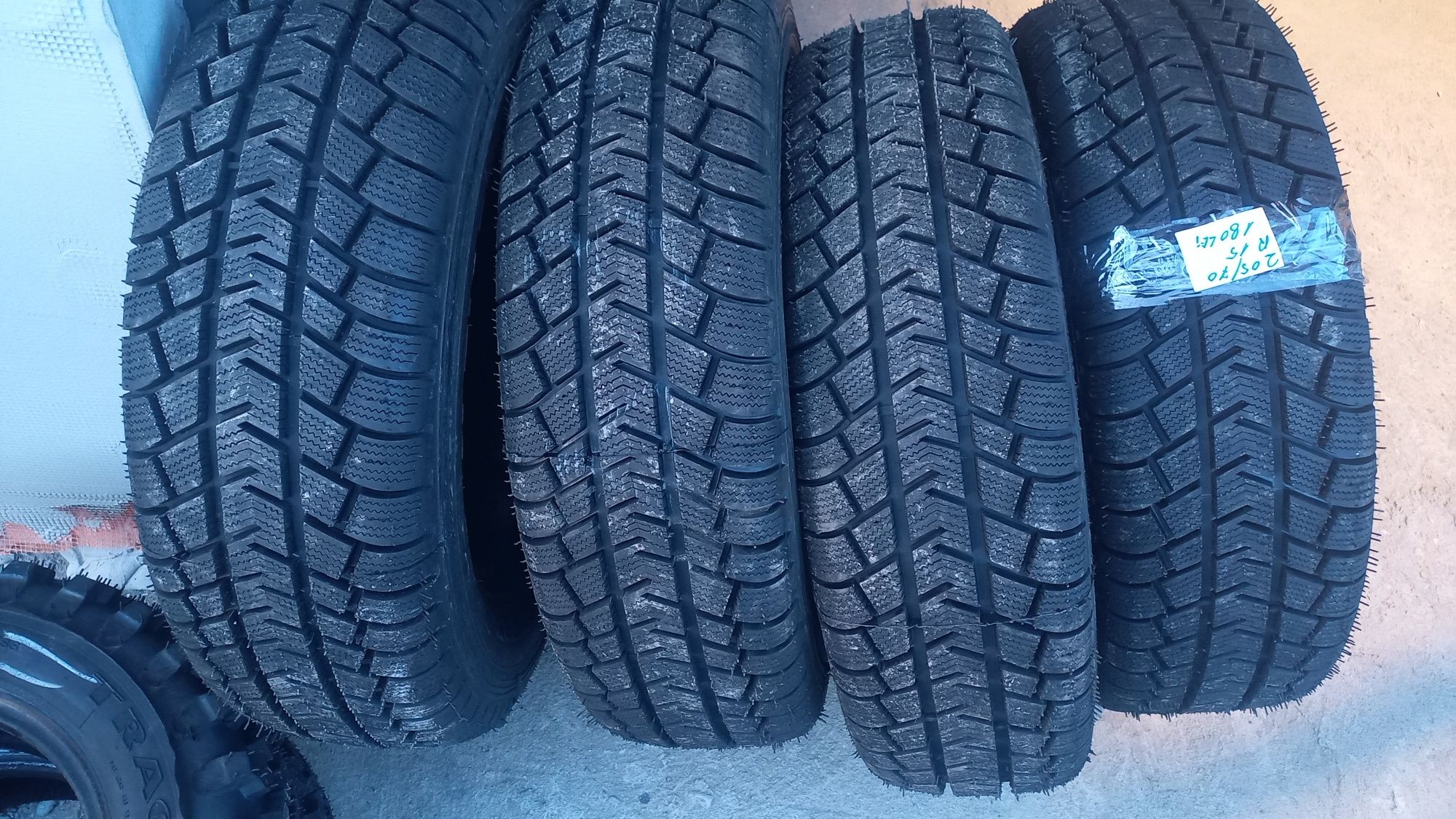 Anvelope off road  205/70R15M ziareli.