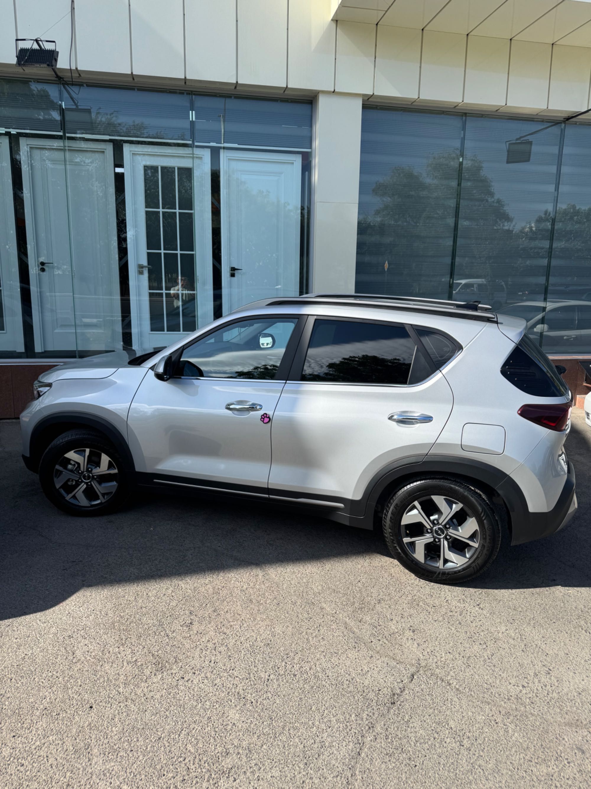 Продам свою машину KIA SONNET серого цвета.