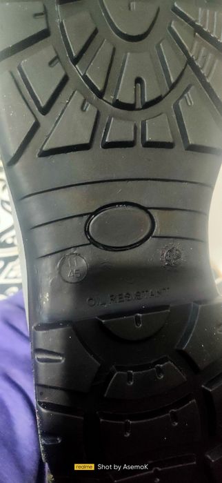 Продам рабочие ботинок