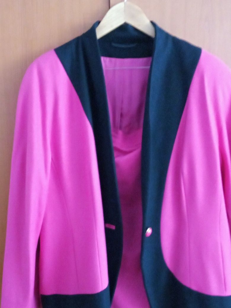 Costum dama ciclamen cu negru