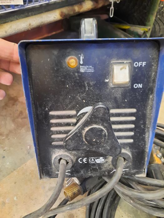 Vând aparat sudura în perfecta stare de functionare 0