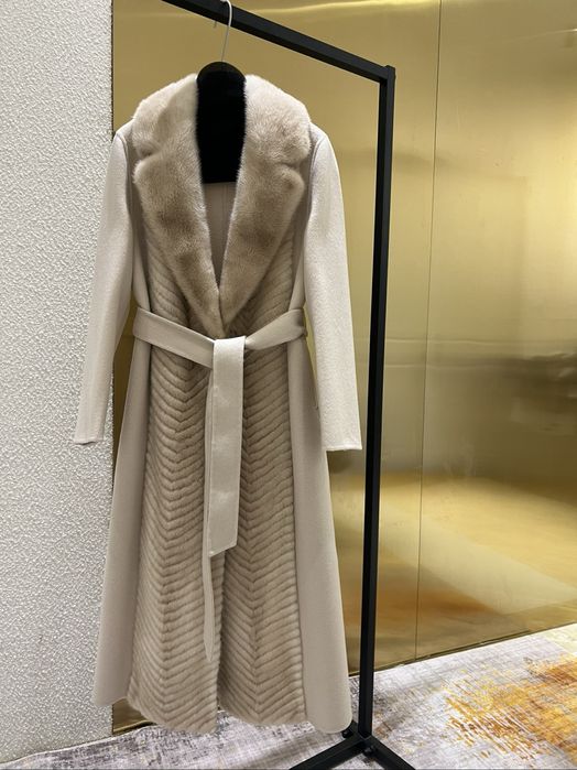 Max Mara роскошное пальто с цельной норкой Copenhagen