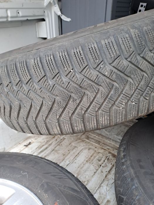 Джанти с гуми за ленд ровър