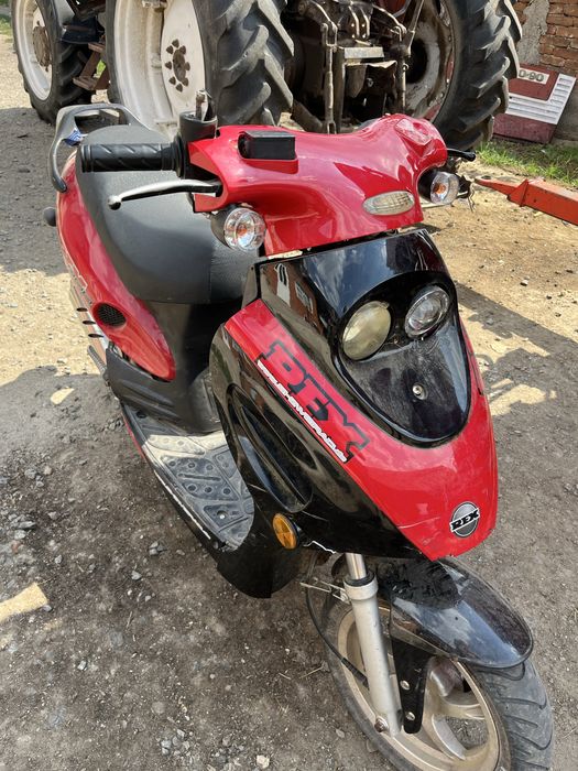 De vanzare  scuter Rex 900