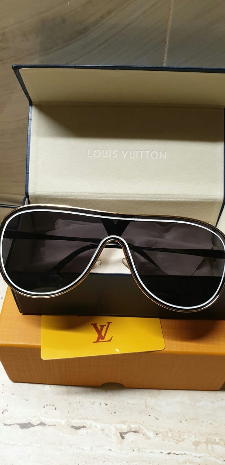 Ochelari de soare Louis Vuitton originali noi în cutie