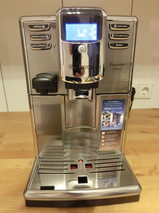 Автоматична еспресо машина Philips Saeco Incanto HD8917/09 сканичка з
