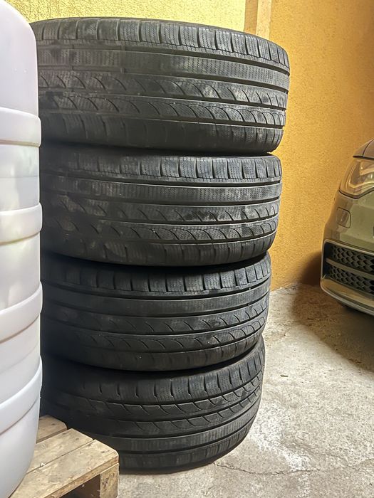 Продават се гуми-245/45/18/DOT-2522