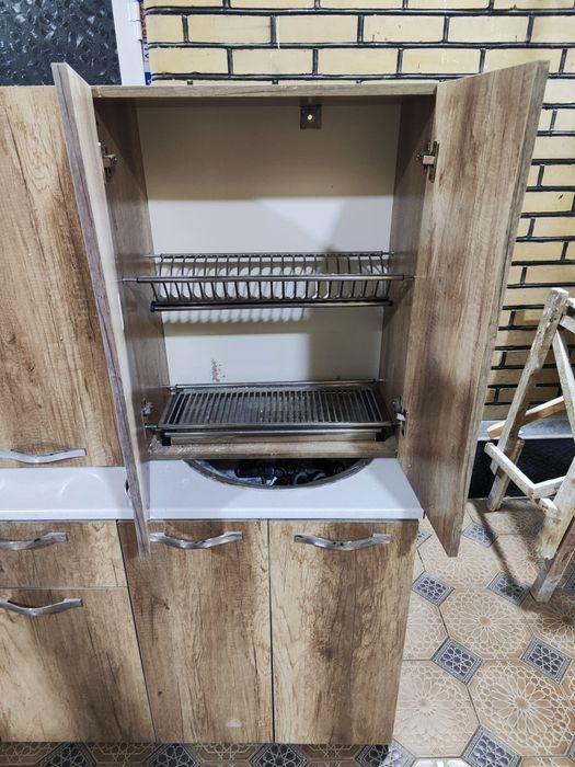 Kuxonni mebel gaz plita