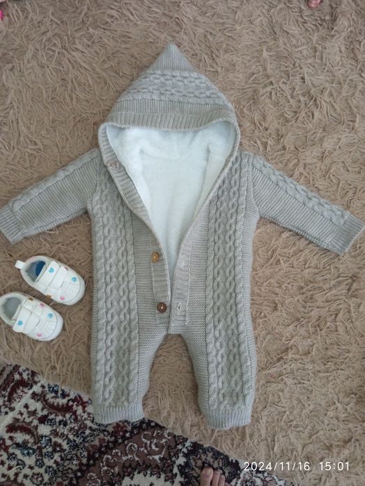 Продам комбенизон детский от 6-9месяцев