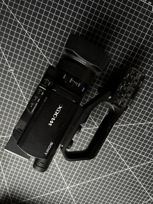 Видеокамера Sony PXW-X70