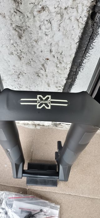 Нова Вилка XFUSION RV1 HLR 27.5" Travel 200mm 20x110mm 1.1/8 Black