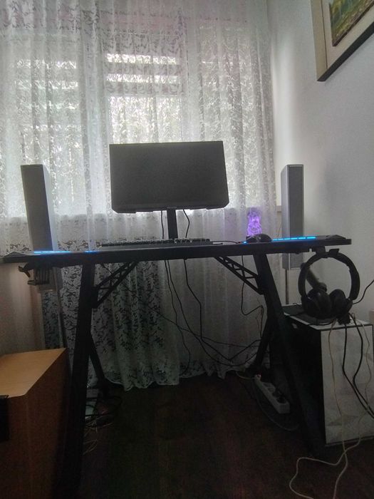 Компьютерный стол / игровой / рабочий
