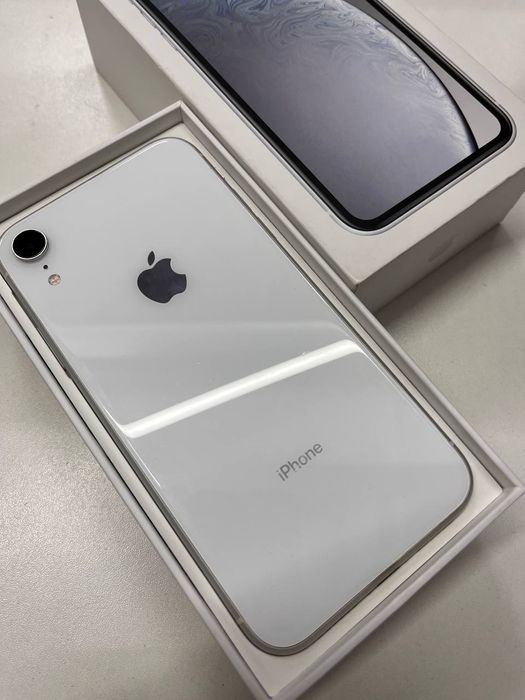 Apple iPhone Xr, 64gb,77%.