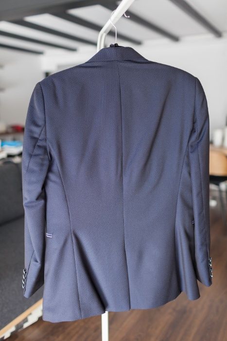 Vand costum barbati (pantaloni + sacou + papion)