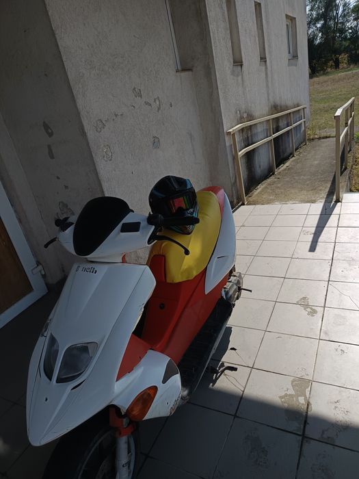 Vând scuter benelli 49 cc fără acte