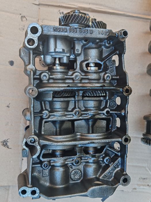 Pompa Ulei Audi A4 B7 2.0 TDI BPW BLB BNA BRE BRF BVF BVG BVA BRD 2005