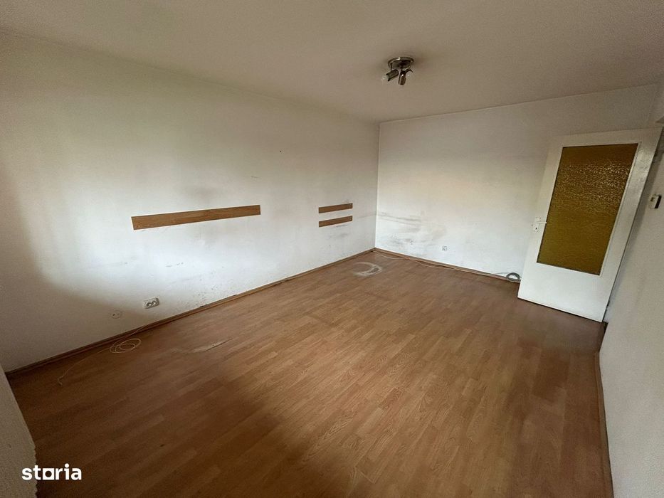 Apartament 2 camere, parter - zona Cetate