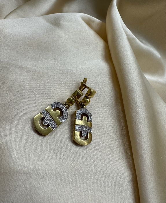 Серьги из желтого золото с бриллиантами