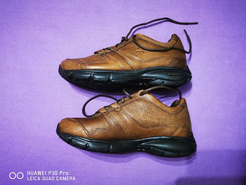 Детски маратонки Reebok(естествена кожа), номер 37,5, чисто нови!