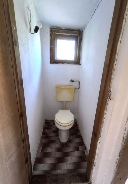 Самостоятелна двуетажна къща в Севлиево