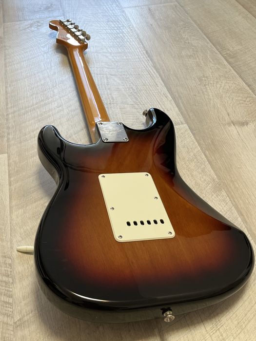 Chitara electrica Stratocaster Squier by Fender Classic Vibe 60s