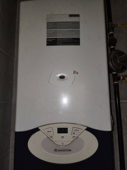 Ariston dvuxkonturniy katyol двухконтрний котёл Аристон.