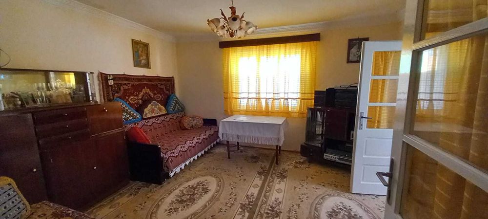 Casa mare, locuibila, la munte