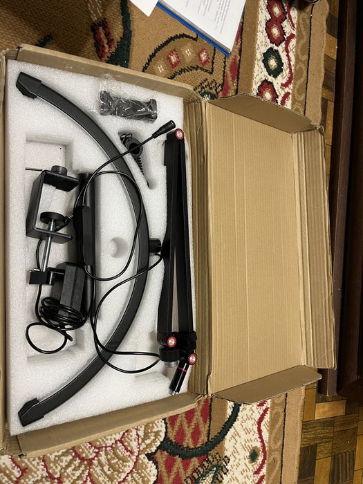 Штативный лампа