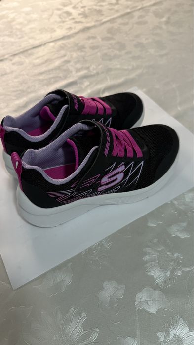 Pantofi sport Skechers negru fucsia marime 28.5