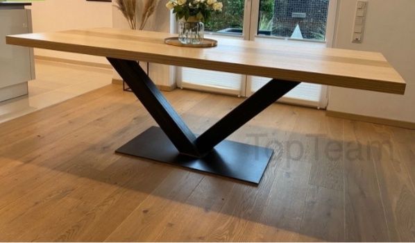 Кухонный стол в стиле лофт.