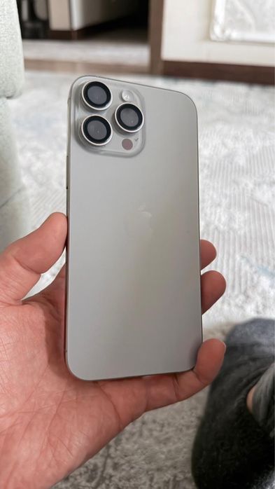 Iphon 16 pro max в идельном состоянии