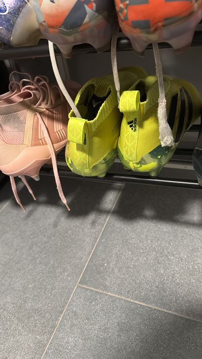 Ghete de fotbal adulți