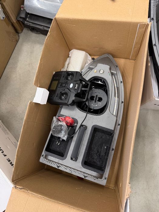 Лодка за захранка ,резервни части