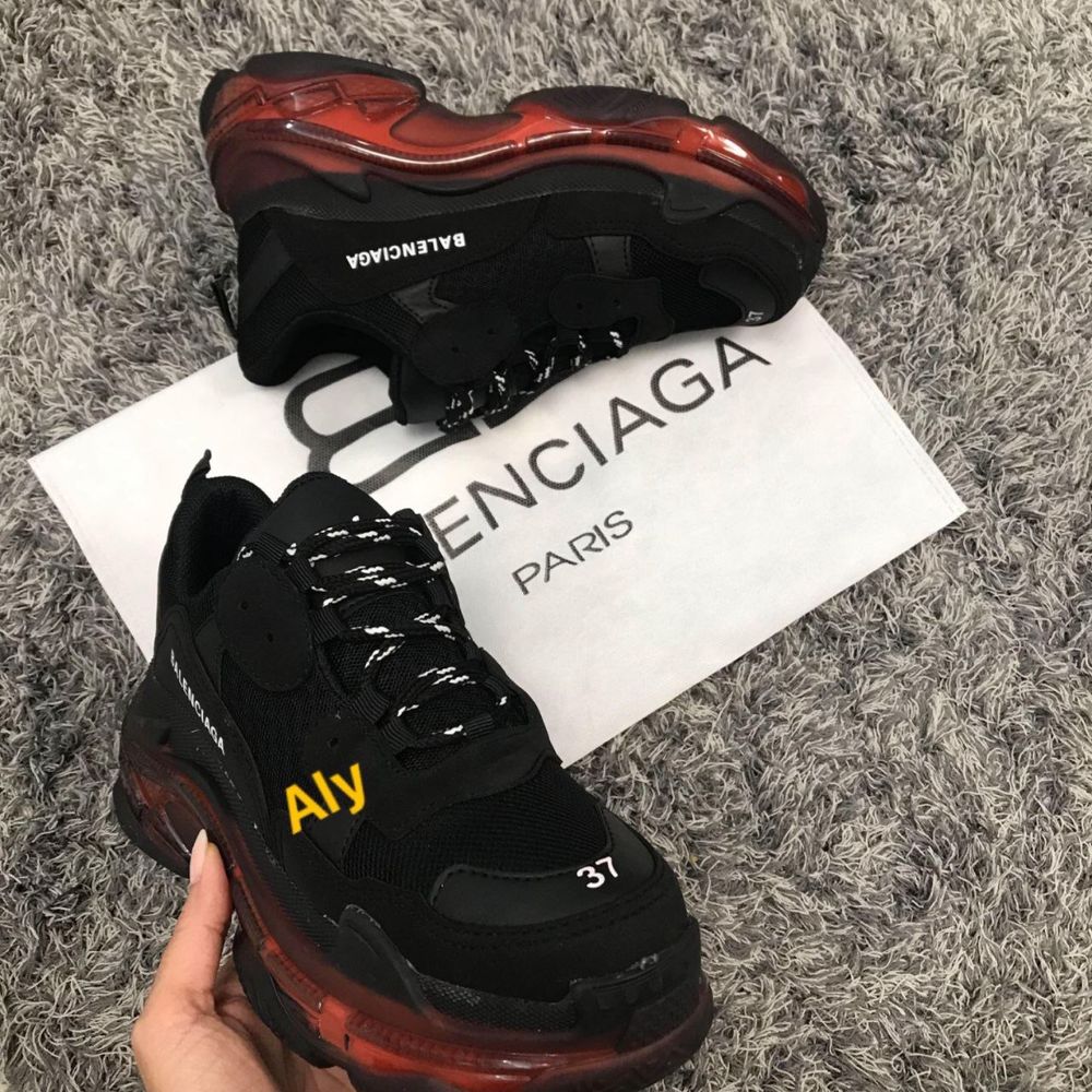 Balenciaga Triple S 39