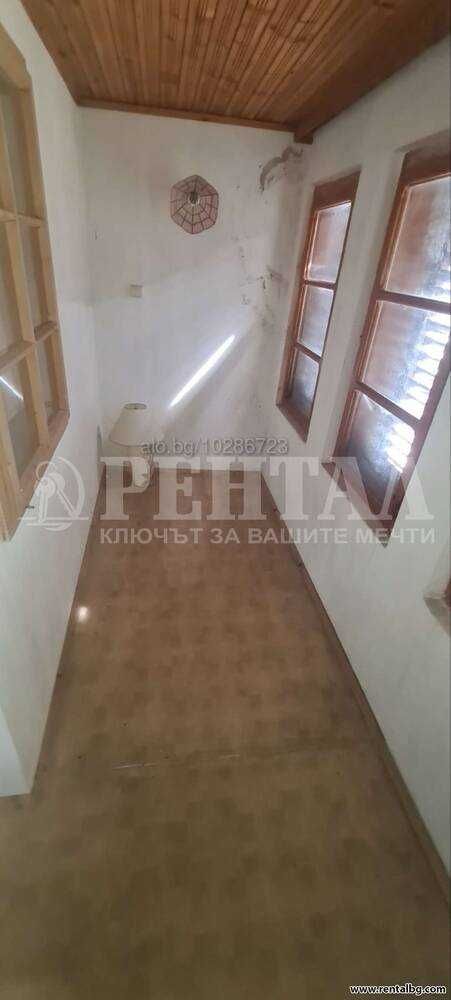 Двуетажна къща 120 кв.м РЗП 464 кв.м двор