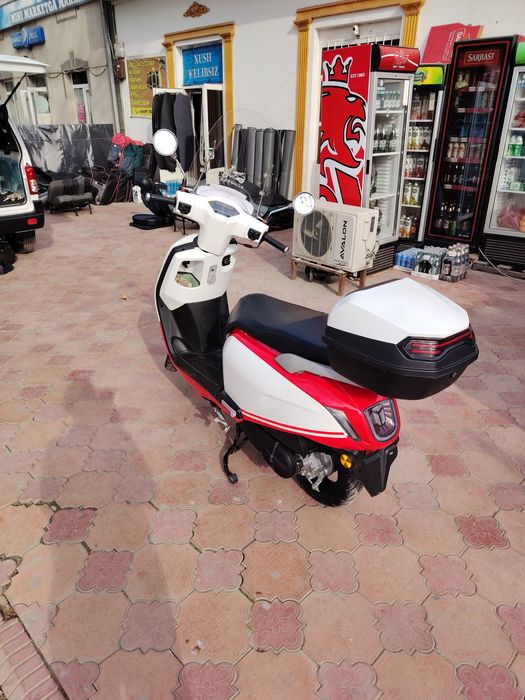 Скутер   ws125 мотор Honda