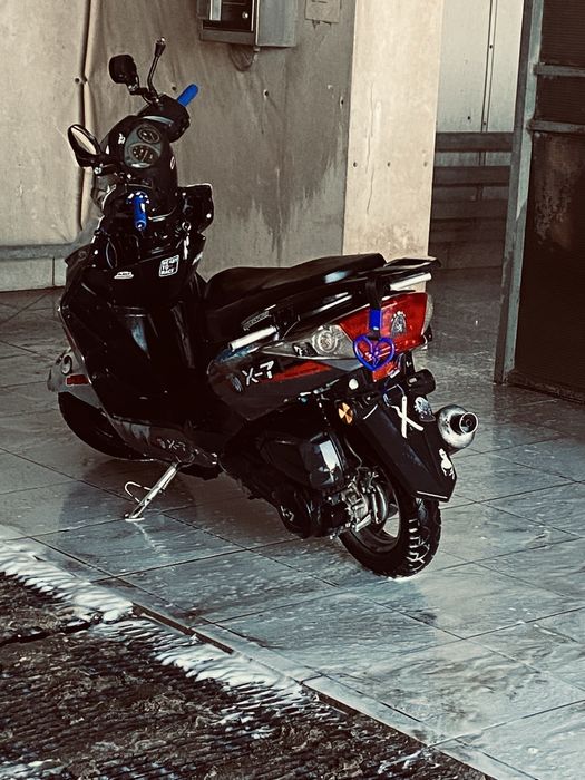 В продаже м8 серый цвет