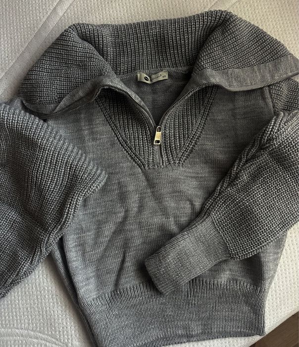 Дамски пуловер с цип