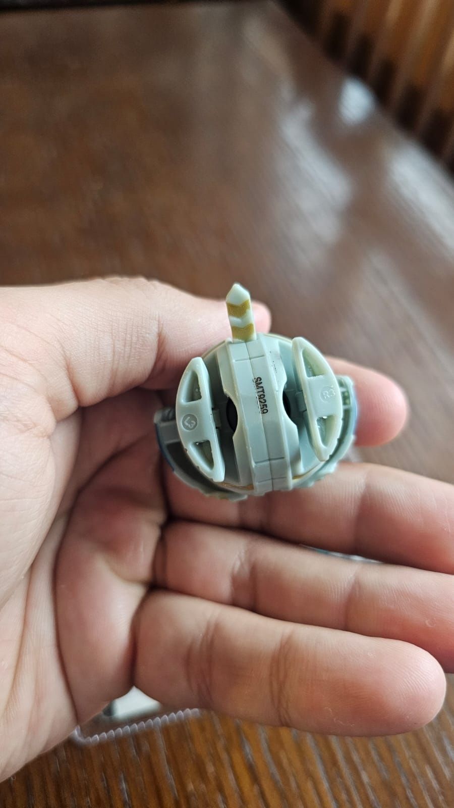 Vând bakugan tigrerra B2 original